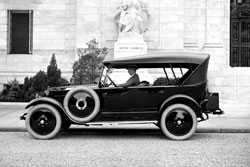 Ретро автомобиль. Студебекер, 1920 г.